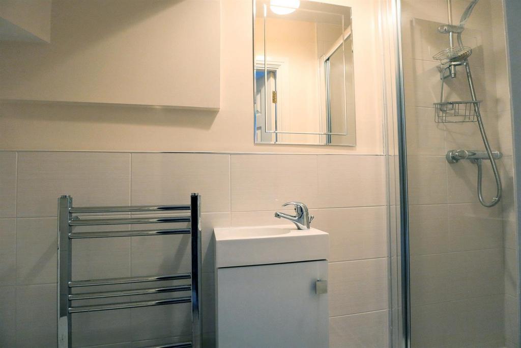 Shower room (ground floor).jpg