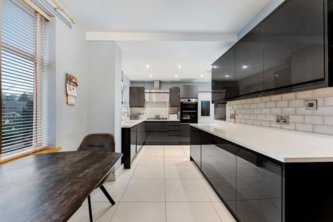 undefined, Woodhill Grove, Manchester M25