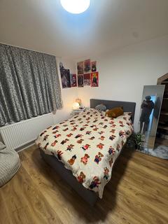 4 bedroom flat to rent, Cambridge Road, Harrow HA2
