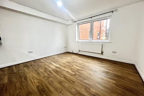 2 bedroom flat to rent, Malden Road, Hertfordshire WD17
