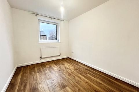2 bedroom flat to rent, Malden Road, Hertfordshire WD17