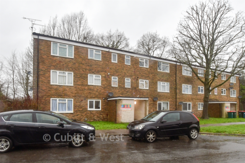 1 bedroom ground floor flat for sale, Greenacres, Furnace Green, Crawley, West Sussex