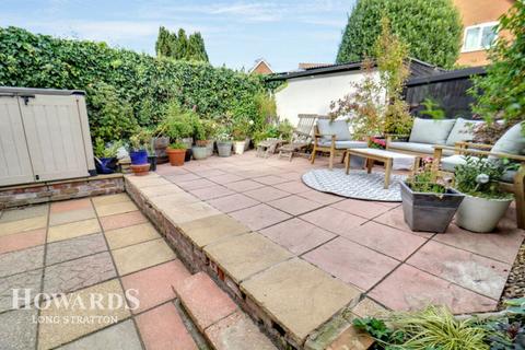 2, REDENHALL Road, Harleston
