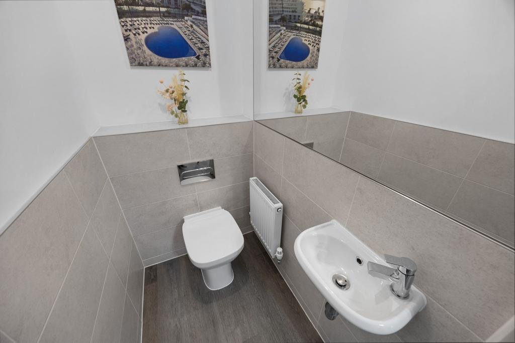 Cloakroom/WC