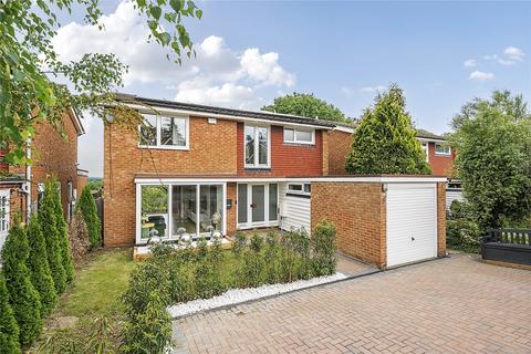 undefined, Holly Close, Woking GU21