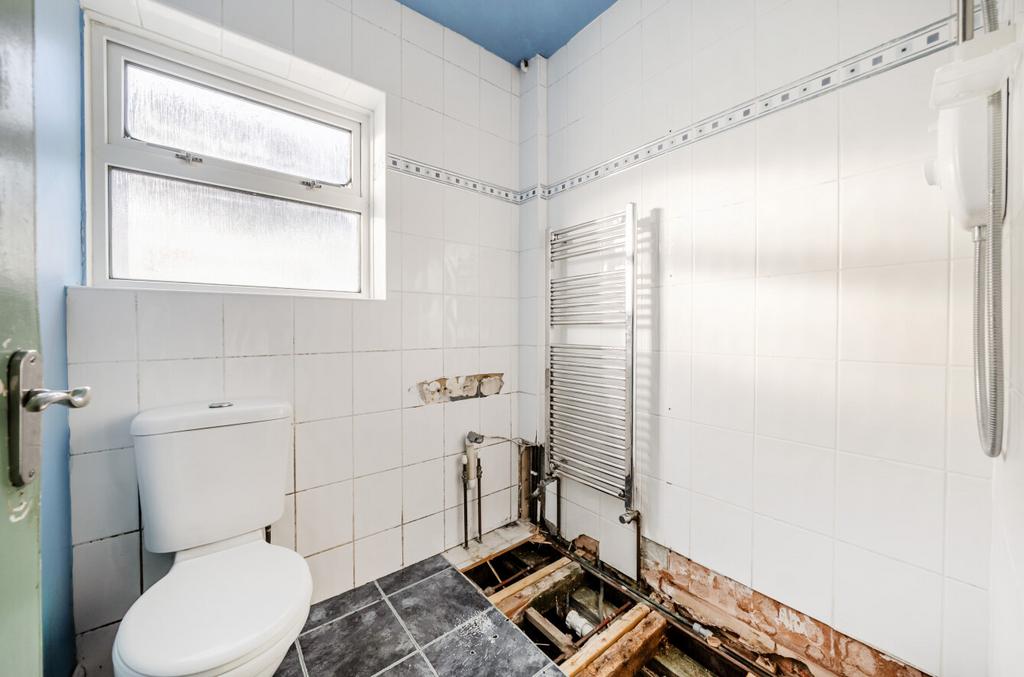 Gf Shower Room