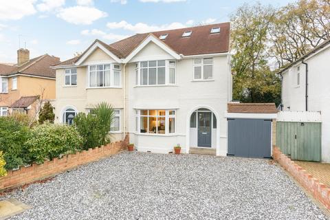 undefined, King George Avenue, WALTON-ON-THAMES, KT12