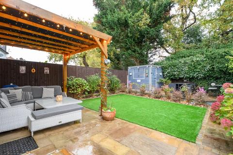 undefined, King George Avenue, WALTON-ON-THAMES, KT12