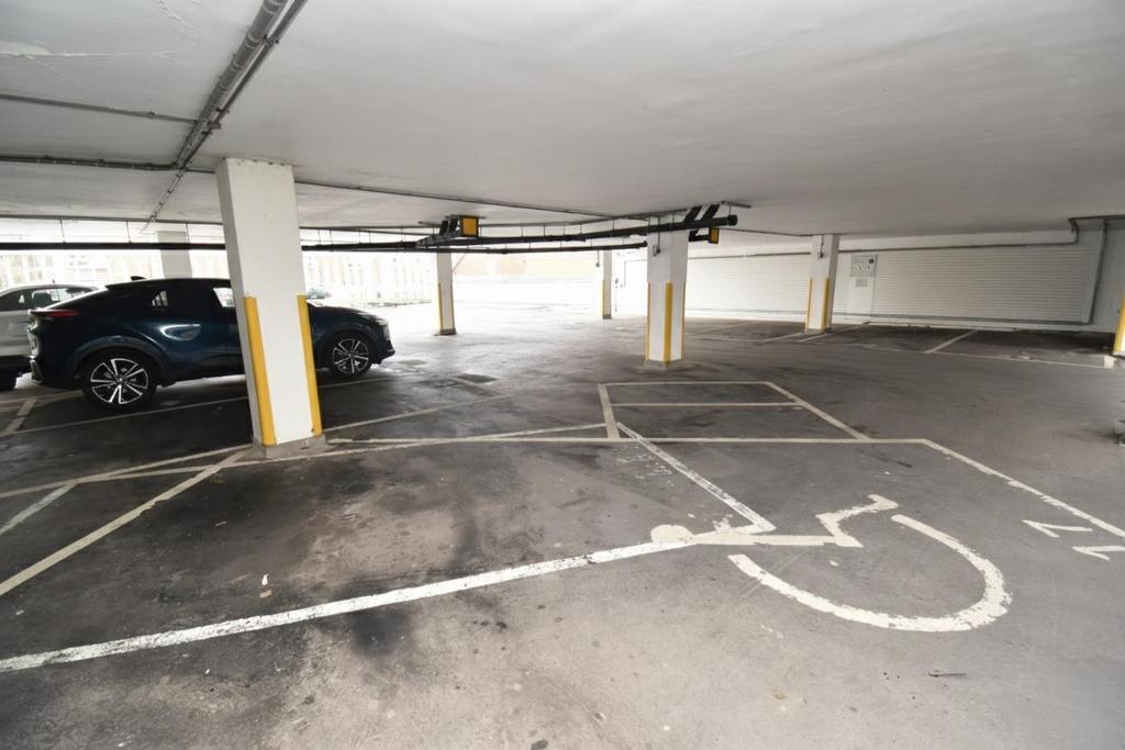 Parking.jpg