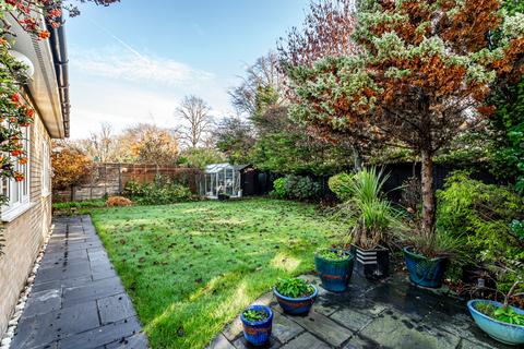 3 bedroom semi-detached house for sale, Willow Way, Hertfordshire AL2