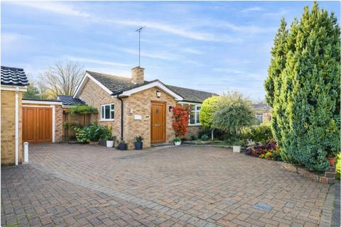 3 bedroom semi-detached house for sale, Willow Way, Hertfordshire AL2