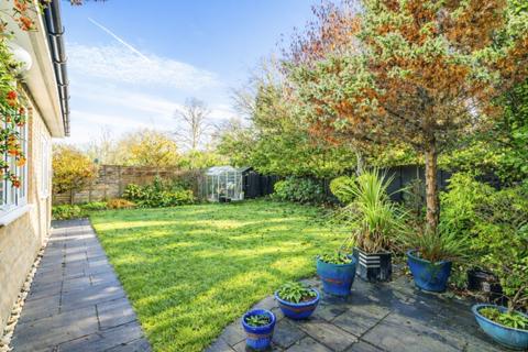 3 bedroom semi-detached house for sale, Willow Way, Hertfordshire AL2