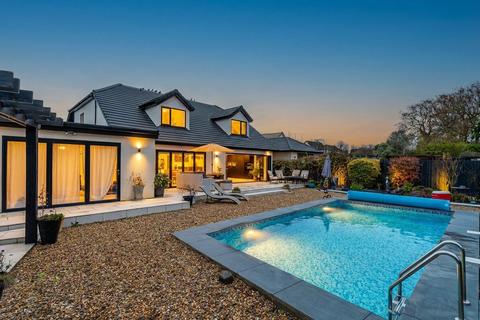 6 bedroom detached house for sale, Oakwood Road, St. Albans AL2