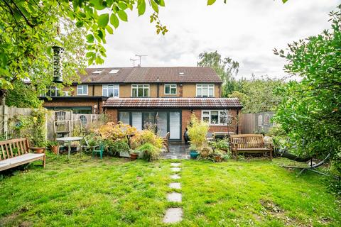 5 bedroom semi-detached house for sale, Ardens Way, Hertfordshire AL4