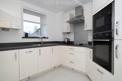 2 bedroom retirement property for sale, Dukes Ride, Crowthorne RG45