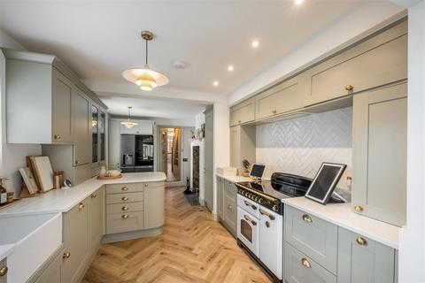 4 bedroom semi-detached house for sale, Highfield Road, Worthing