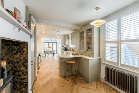 4 bedroom semi-detached house for sale, Highfield Road, Worthing