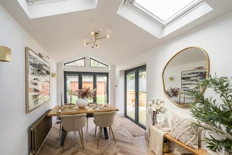4 bedroom semi-detached house for sale, Highfield Road, Worthing