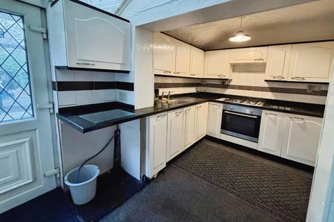 2 bedroom terraced house for sale, Ashton Road, Greater Manchester SK14