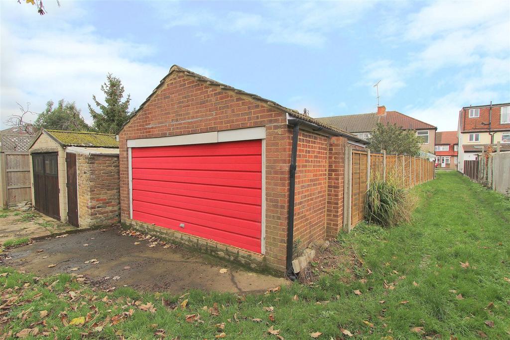 Garage a.JPG
