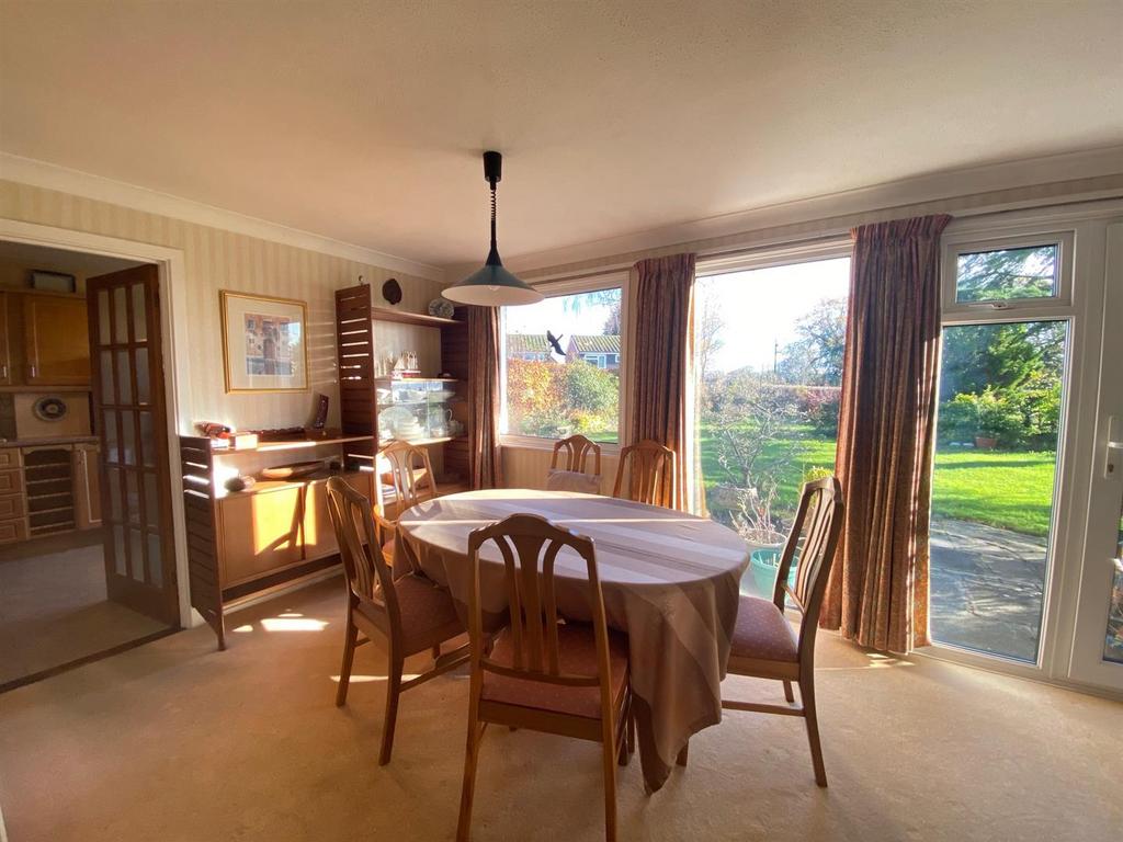 Dining Area.jpg