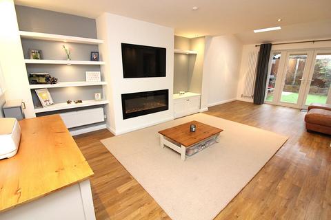 3 bedroom semi-detached house for sale, Meadowsweet Way, Stotfold, Hitchin, SG5
