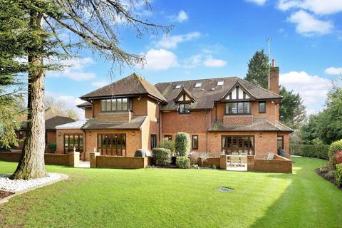 5 bedroom detached house for sale, Finch Lane, Knotty Green, Beaconsfield, Buckinghamshire, HP9
