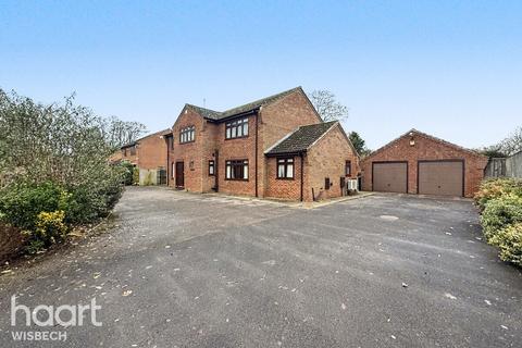 4 bedroom detached house for sale, Manor Gardens, Wisbech