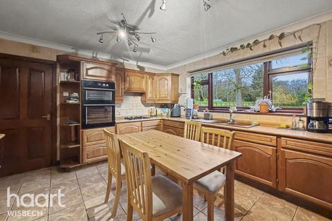 4 bedroom detached house for sale, Manor Gardens, Wisbech
