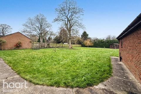 4 bedroom detached house for sale, Manor Gardens, Wisbech