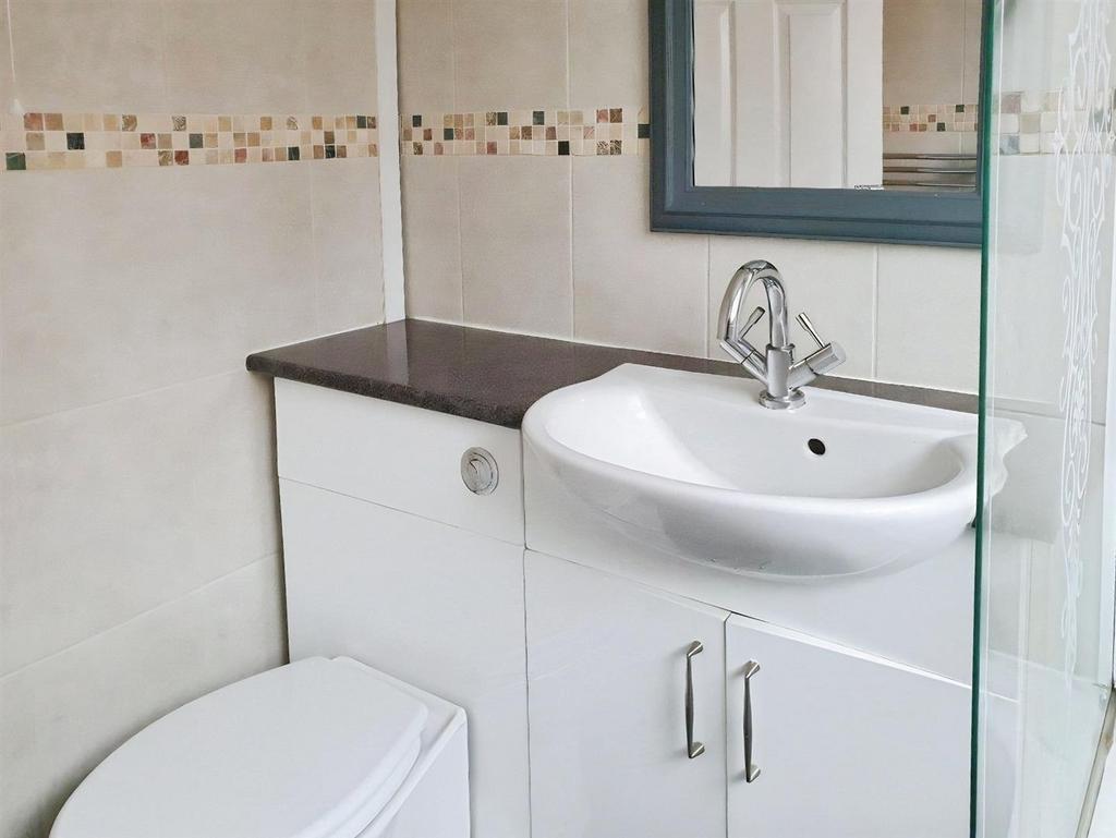 7c033a5d-bathroom.jpg