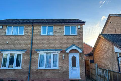 3 bedroom semi-detached house to rent, Plum Tree Close, Bridgwater TA6