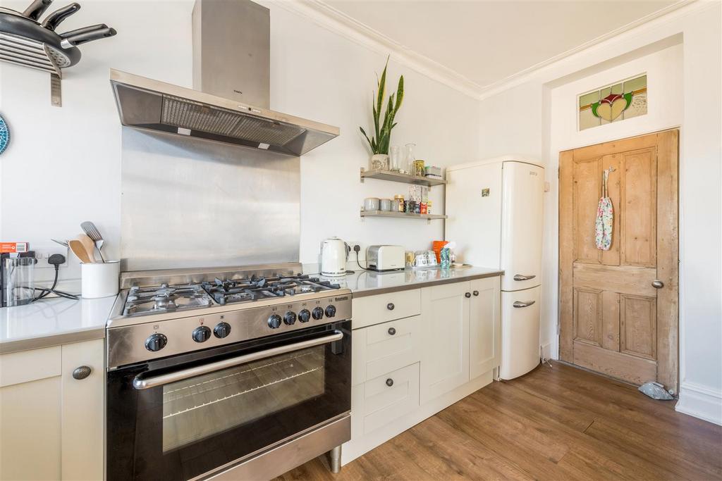 Flat 3, 1 Sackville Gardens-5.jpg