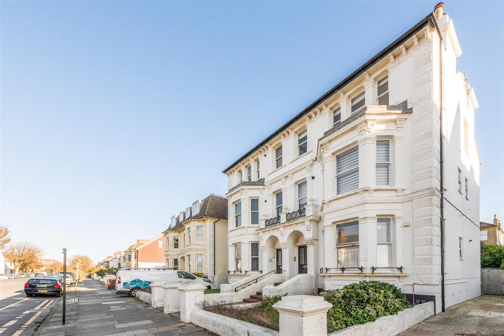 Flat 3, 1 Sackville Gardens-1.jpg