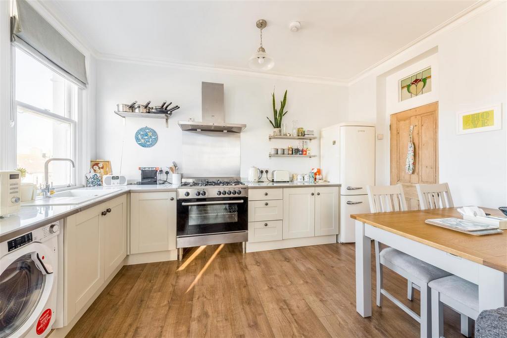 Flat 3, 1 Sackville Gardens-4.jpg