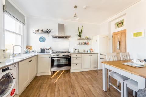 2 bedroom apartment for sale, Sackville Gardens, Hove