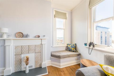 2 bedroom apartment for sale, Sackville Gardens, Hove