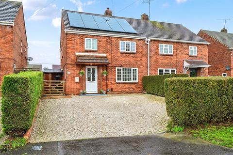 3 bedroom semi-detached house for sale, Manor Park Drive, Hampshire GU46