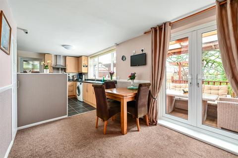 3 bedroom semi-detached house for sale, Manor Park Drive, Hampshire GU46