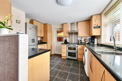 undefined, Manor Park Drive, Hampshire GU46