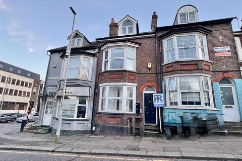 undefined, Cardiff Road, Luton, LU1