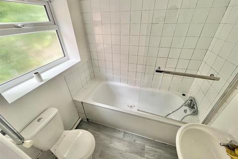 undefined, Cardiff Road, Luton, LU1