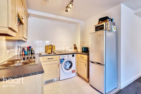 2 bedroom flat for sale, Station Approach, Epsom