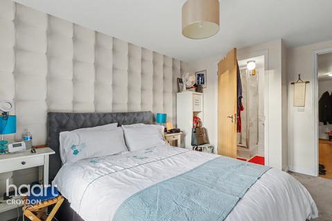 2 bedroom flat for sale, Goodman Crescent, Croydon