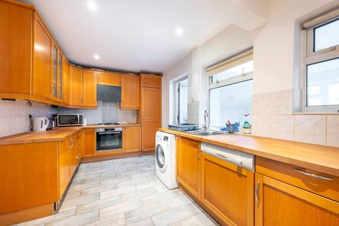 3 bedroom semi-detached house to rent, Lyon Park Avenue, Alperton, Wembley, HA0