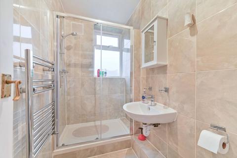 2 bedroom flat to rent, Church Lane, Kingsbury, London, NW9