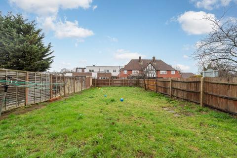 2 bedroom flat to rent, Church Lane, Kingsbury, London, NW9