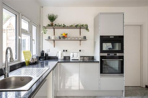 4 bedroom detached house for sale, London Road, Luton, Bedfordshire, LU1