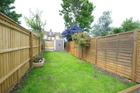 2 bedroom terraced house to rent, Sotheron Road, Watford, WD17