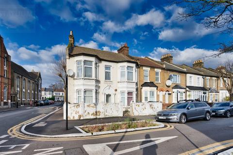 3 bedroom flat to rent, Ramsay Road, Forest Gate, Walhtam Forest, London, E7